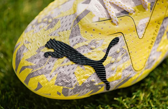 FUTURE ULTIMATE FG AG Men s Football Boots PUMA White PUMA Black